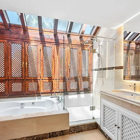 Luxury Duplex Penthouse By Puerto Banus Feriehus *