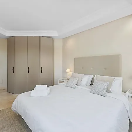Luxury Duplex Penthouse By Puerto Banus Feriehus