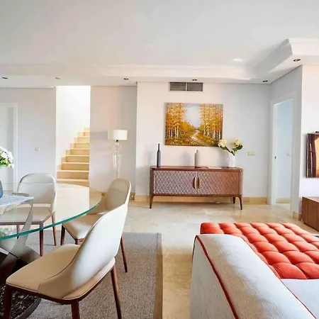 Сasa de vacaciones Luxury Duplex Penthouse By Puerto Banus Marbella