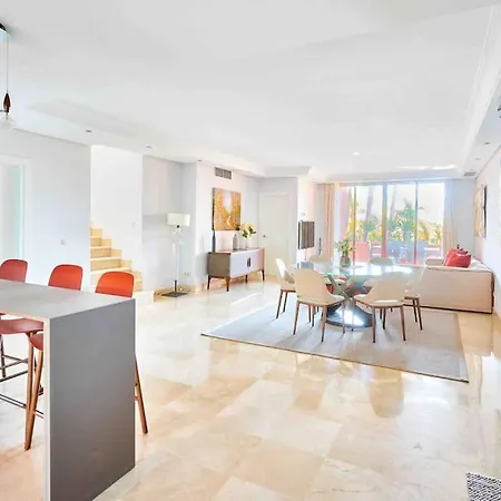 Luxury Duplex Penthouse By Puerto Banus 別荘 *